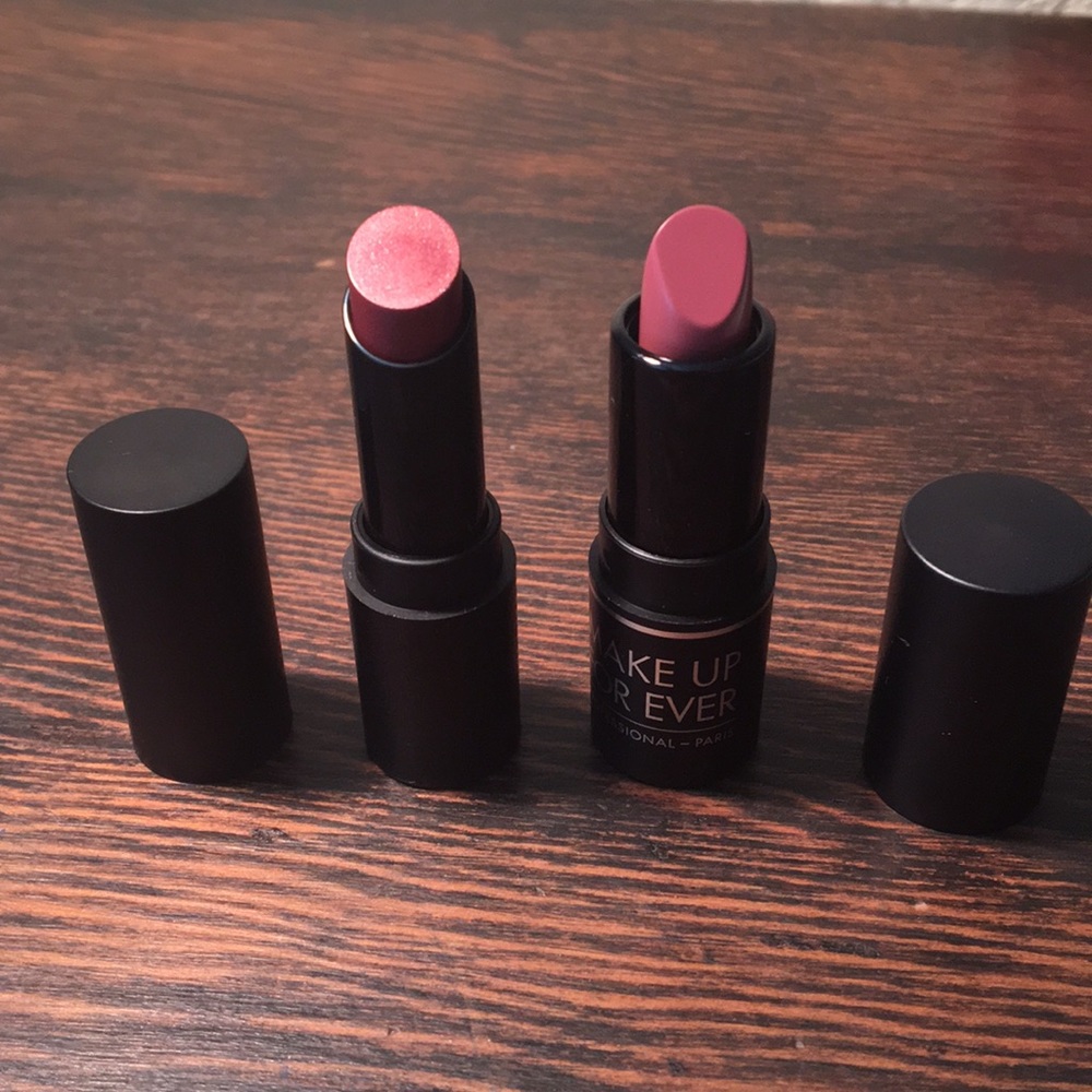Free when bundled with two items Newmini lipsticks